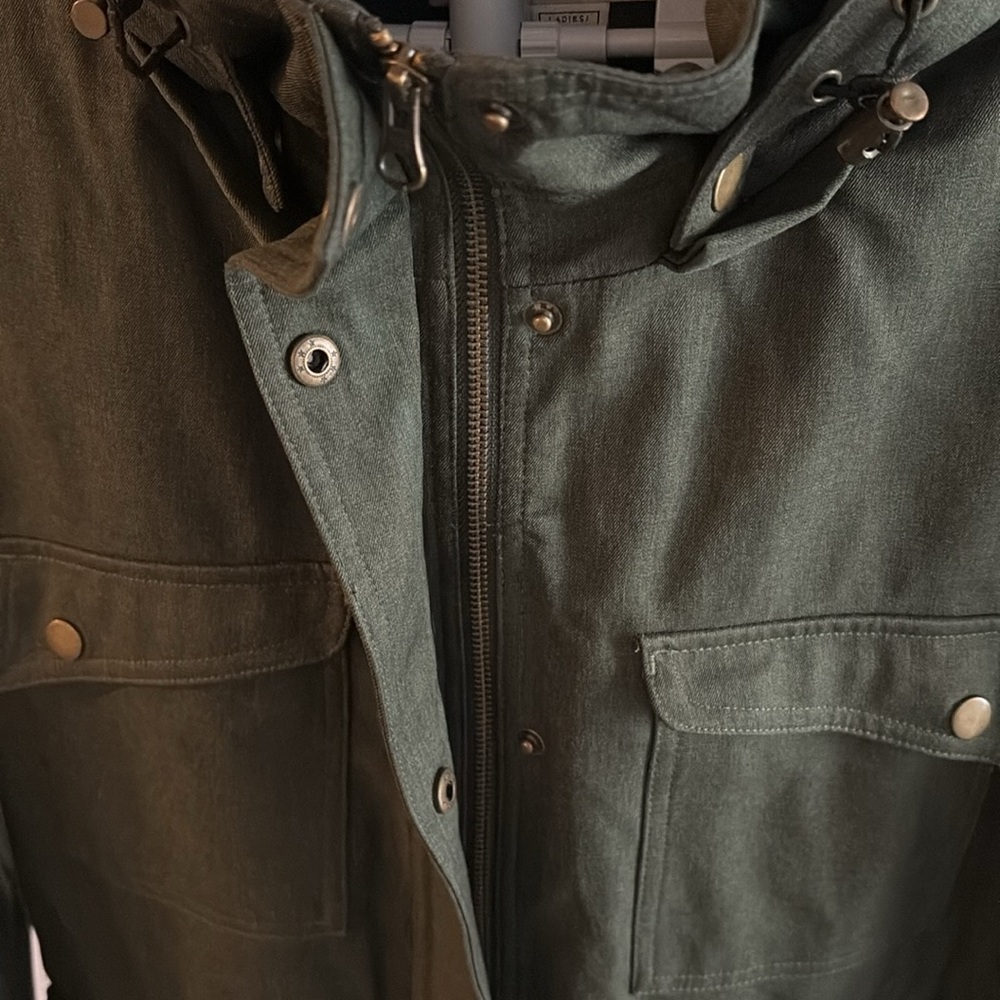 Stylish fall coat - Picture 3 of 5